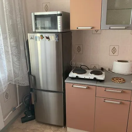 ореховая горка с балконом и лифтом Narva