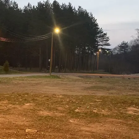 ореховая горка с балконом и лифтом Apartamento *