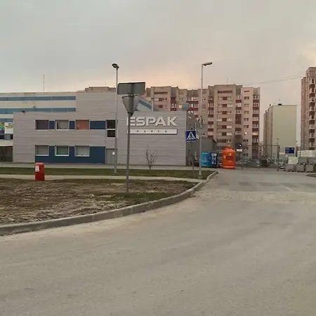 Apartamento ореховая горка с балконом и лифтом *