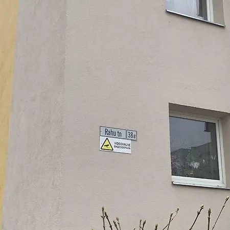 ореховая горка с балконом и лифтом Apartamento *