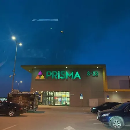 ореховая горка с балконом и лифтом * Narva