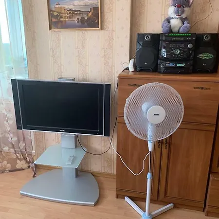 ореховая горка с балконом и лифтом * Narva