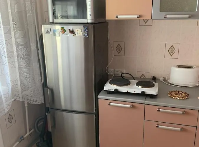 ореховая горка с балконом и лифтом نارفا