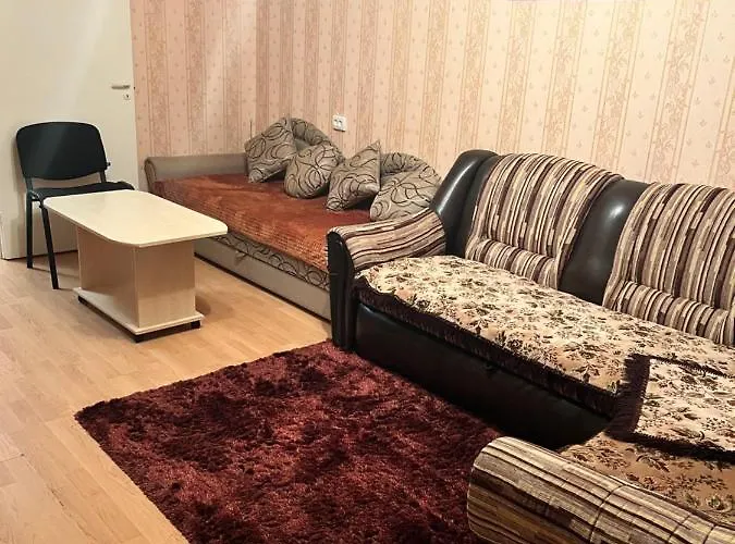 ореховая горка с балконом и лифтом