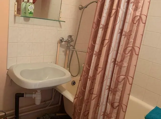 ореховая горка с балконом и лифтом