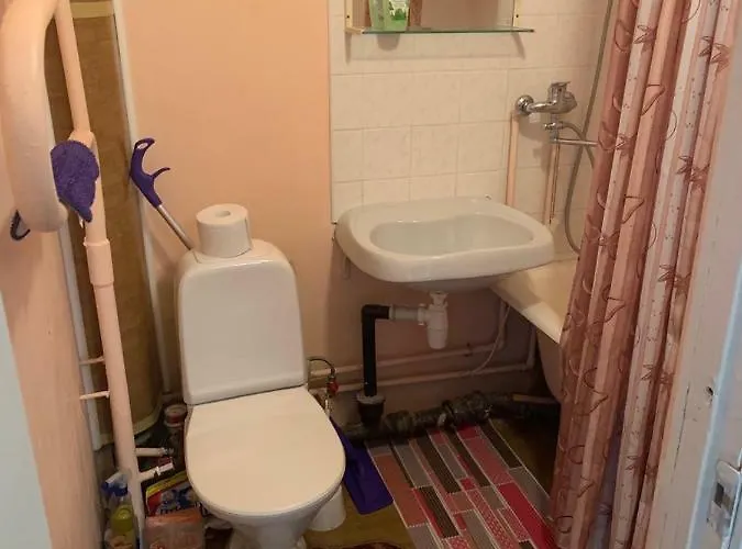 ореховая горка с балконом и лифтом