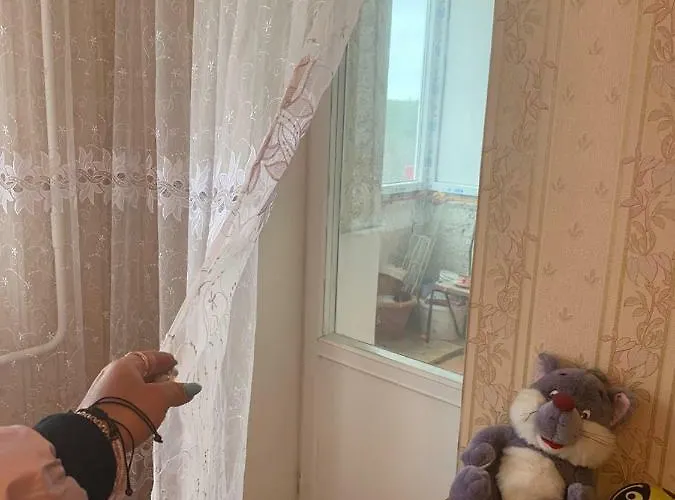 ореховая горка с балконом и лифтом