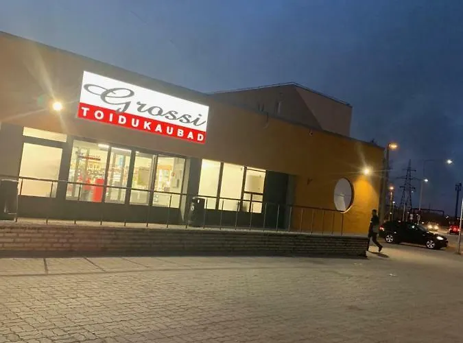 ореховая горка с балконом и лифтом شقة