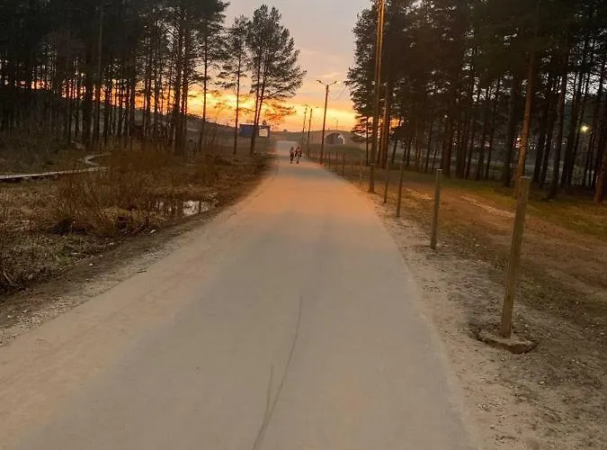 ореховая горка с балконом и лифтом