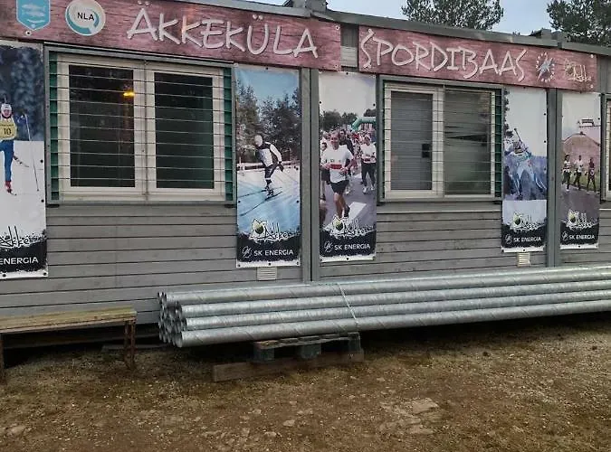 ореховая горка с балконом и лифтом نارفا