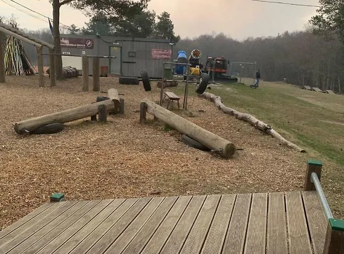 ореховая горка с балконом и лифтом شقة