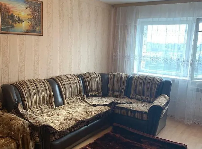 ореховая горка с балконом и лифтом شقة