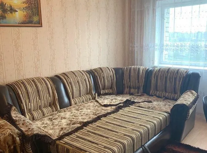 ореховая горка с балконом и лифтом شقة نارفا