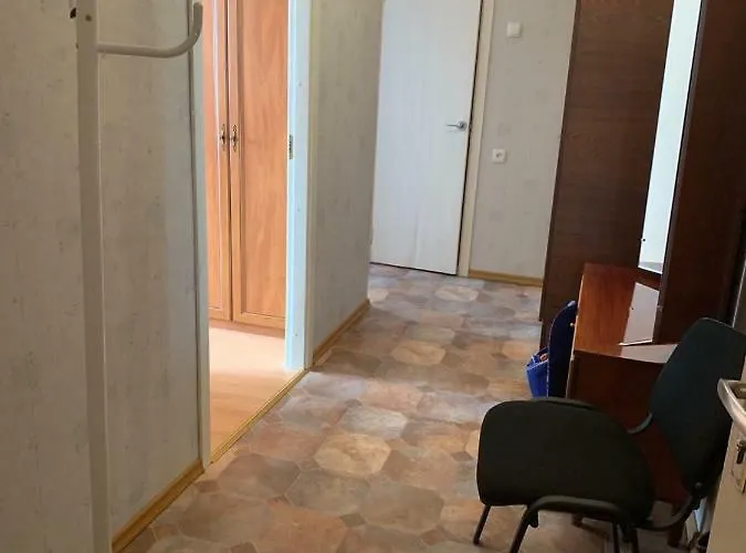 ореховая горка с балконом и лифтом شقة *