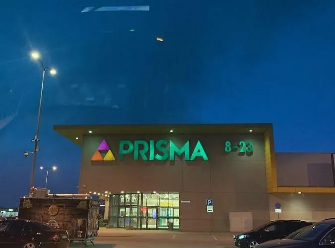 ореховая горка с балконом и лифтом * نارفا