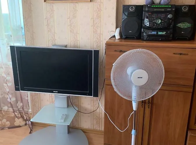 ореховая горка с балконом и лифтом * نارفا